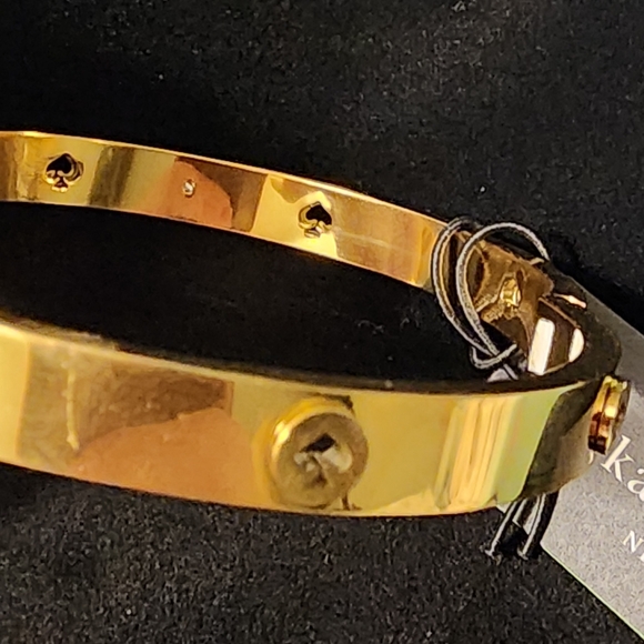 Kate Spade Gold studded hinged bangle bracelet "Spot The Spade" NWT! ♠️ - Picture 4 of 16